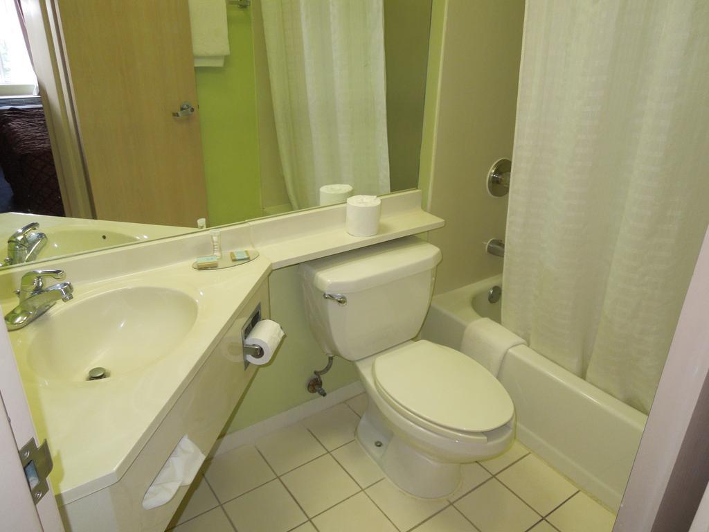 Travelodge - Cincinnati Sharonville Pokój zdjęcie
