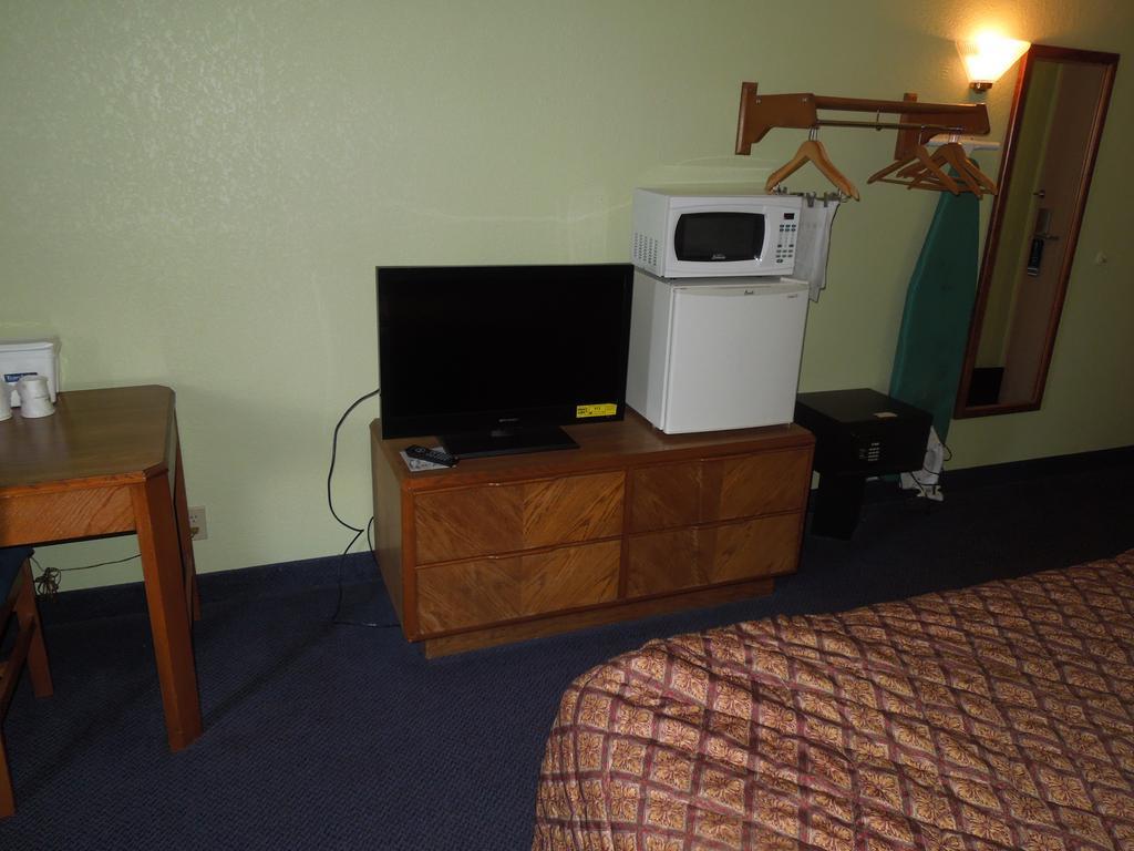 Travelodge - Cincinnati Sharonville Pokój zdjęcie