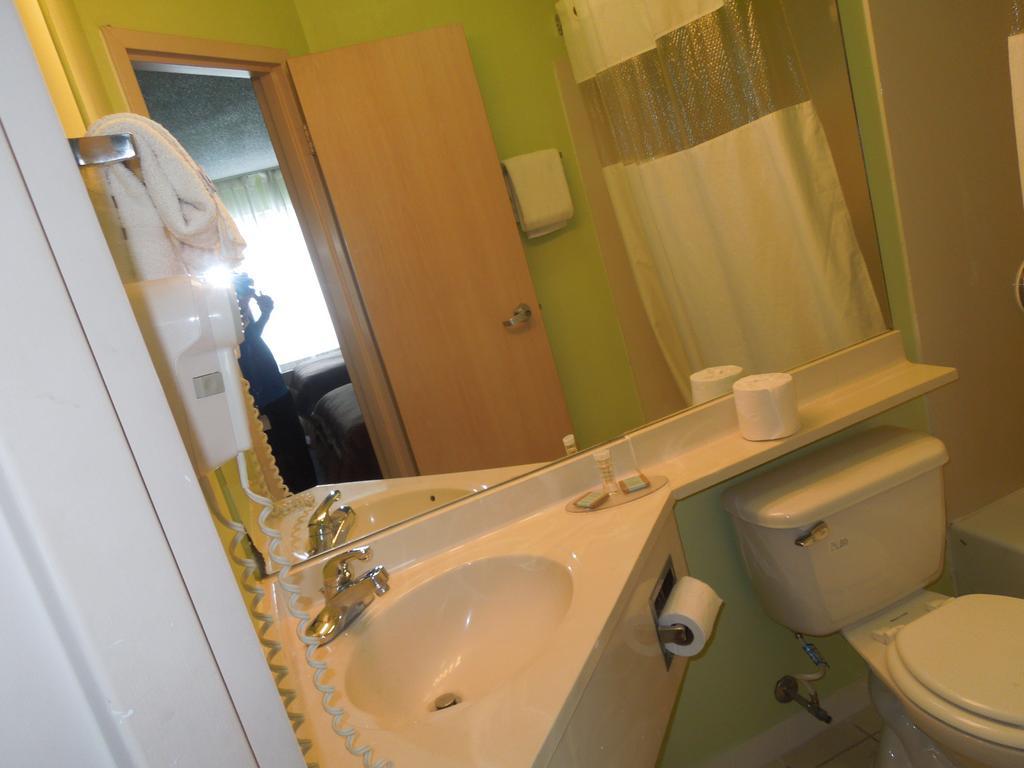 Travelodge - Cincinnati Sharonville Pokój zdjęcie